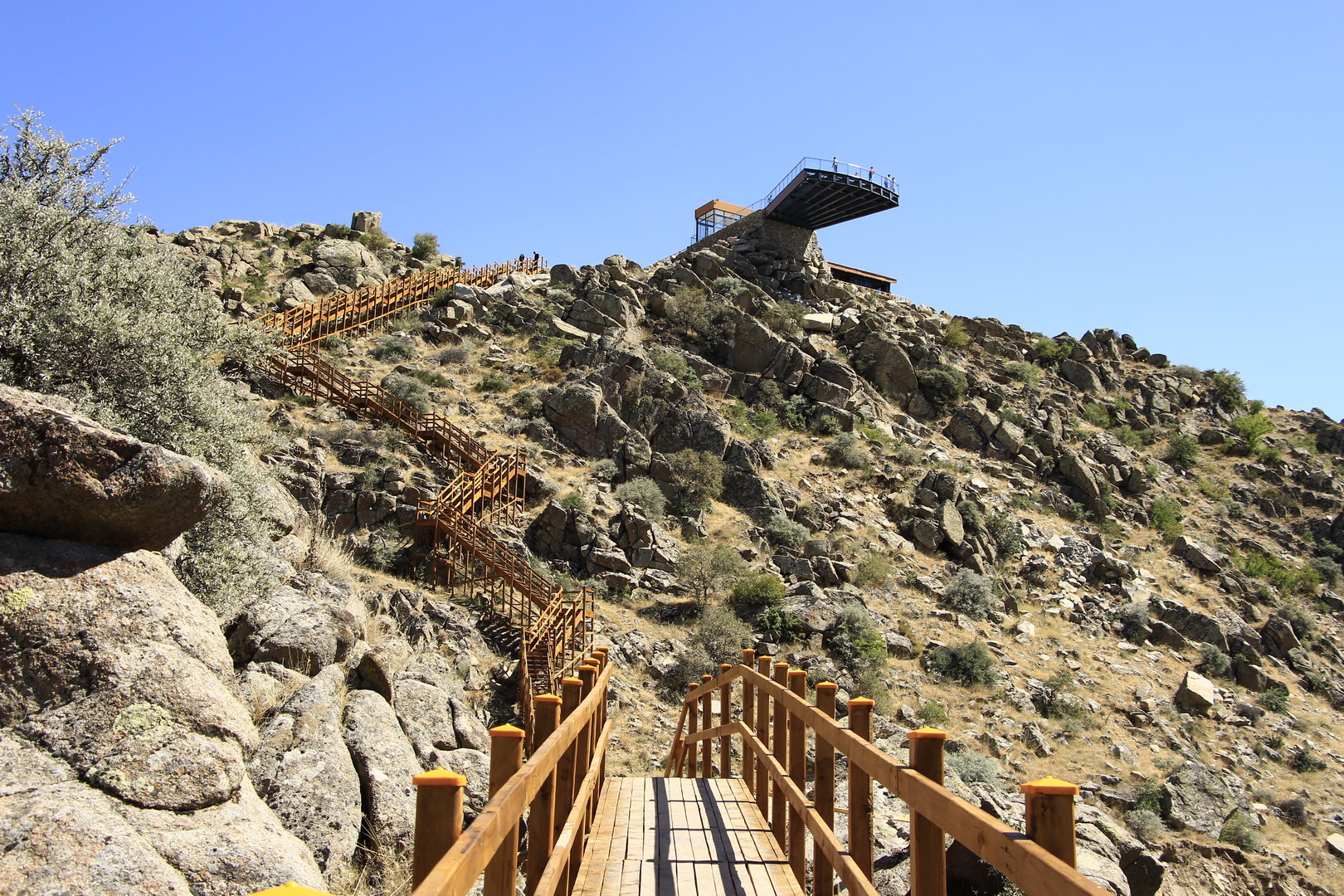 Çeşnigir (Çaşnigir) Köprüsü ve Kanyonu