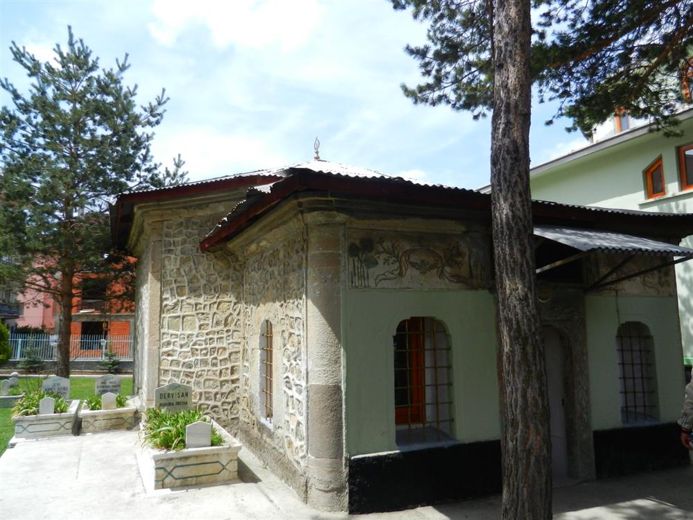 Gerede Aşağı Tekke (Şehitler) Cami Ve Türbesi