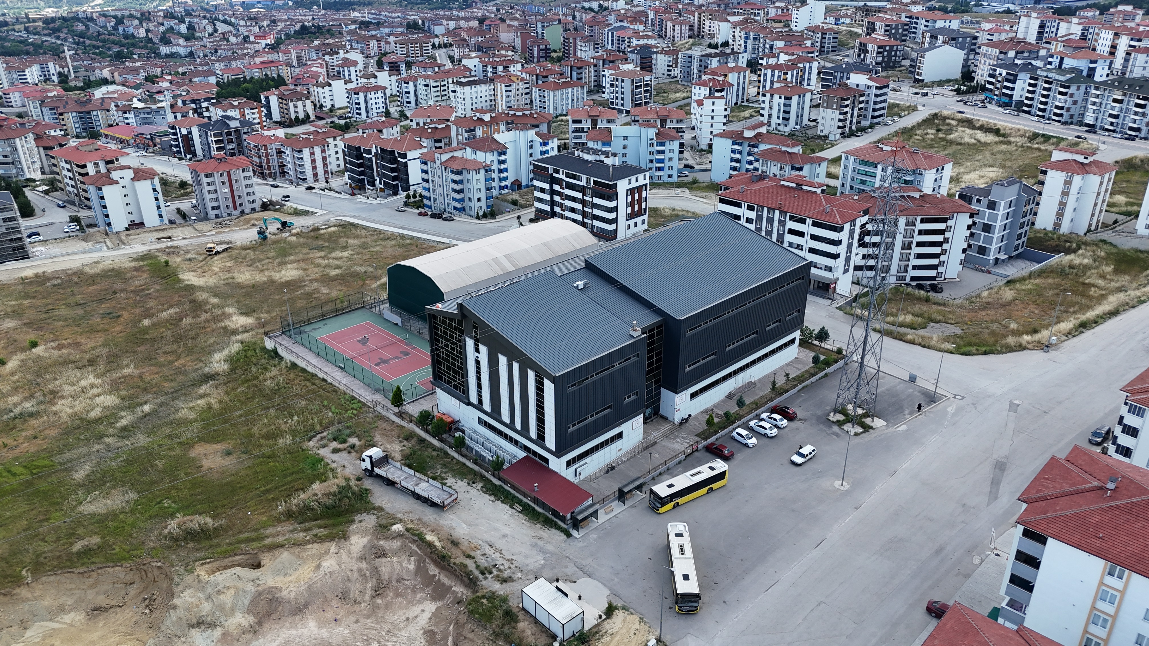 Bulak Spor Salonu (Sporcu Fabrikası)