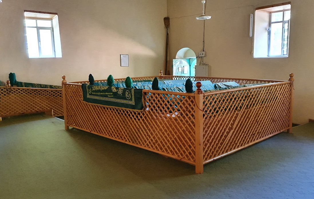 Gerze Çeçe Sultan Türbesi