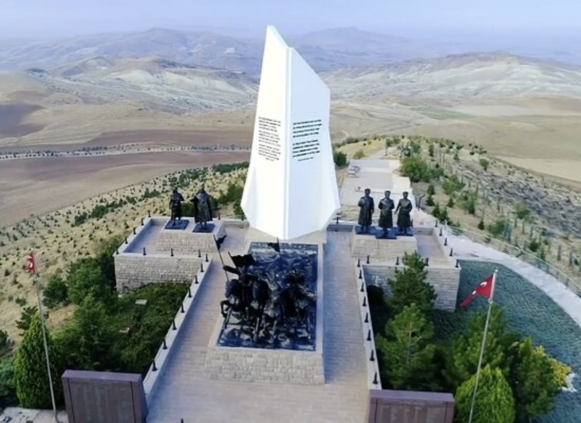 Sakarya Şehitleri Anıtı ve Müzesi