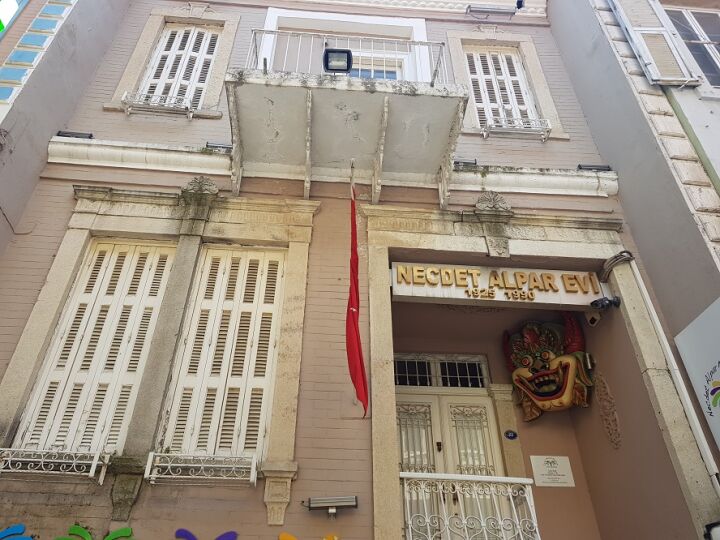 Necdet Alpar Mask Müzesi