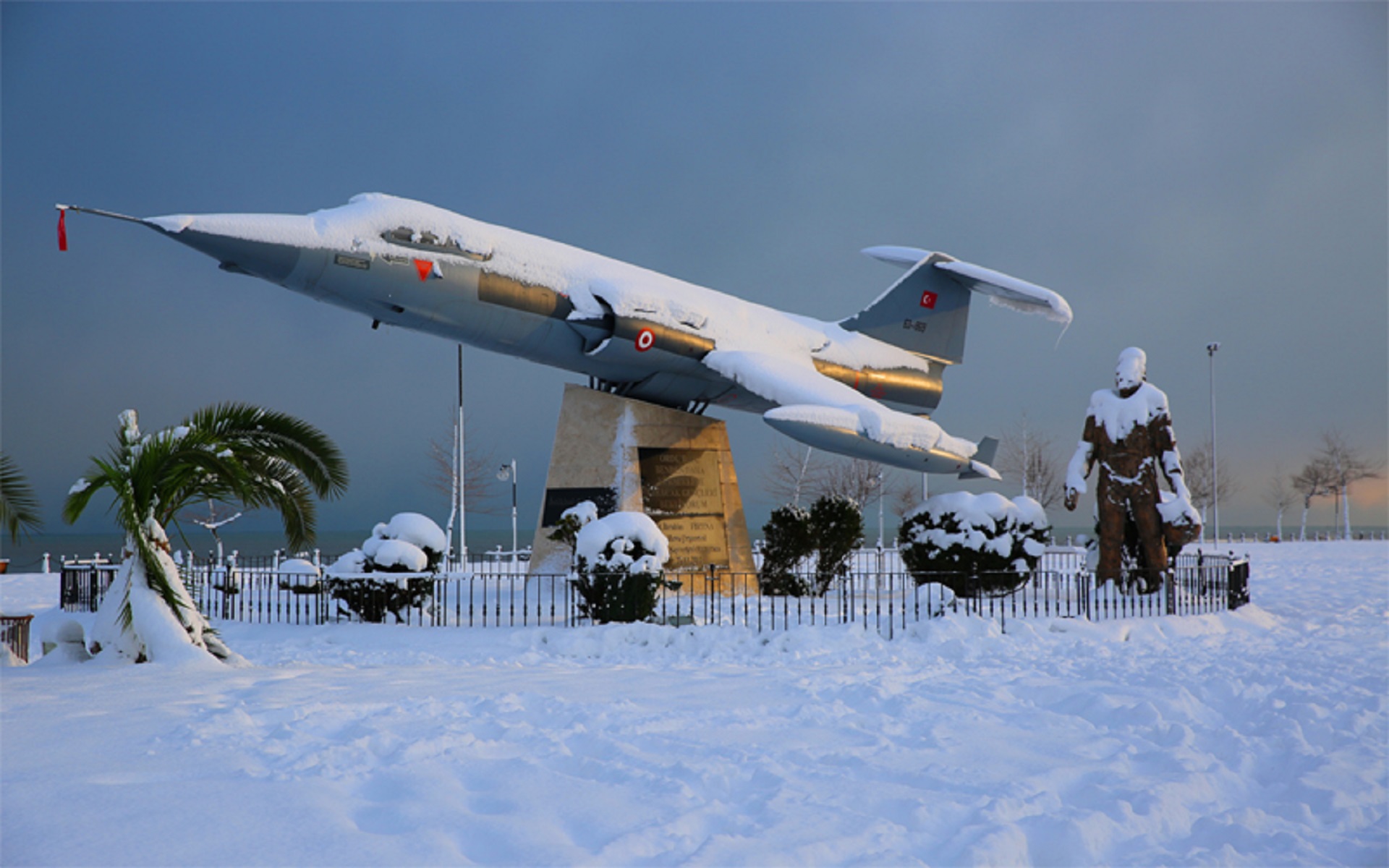 Org. Orgenaral İbrahim Fırtına ve Savaş Uçağı Anıtı