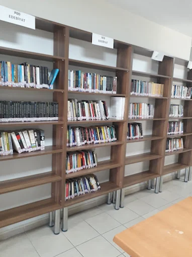 Çiğli İlçe Halk Kütüphanesi (İsmail Hakkı Tonguç Kütüphanesi)