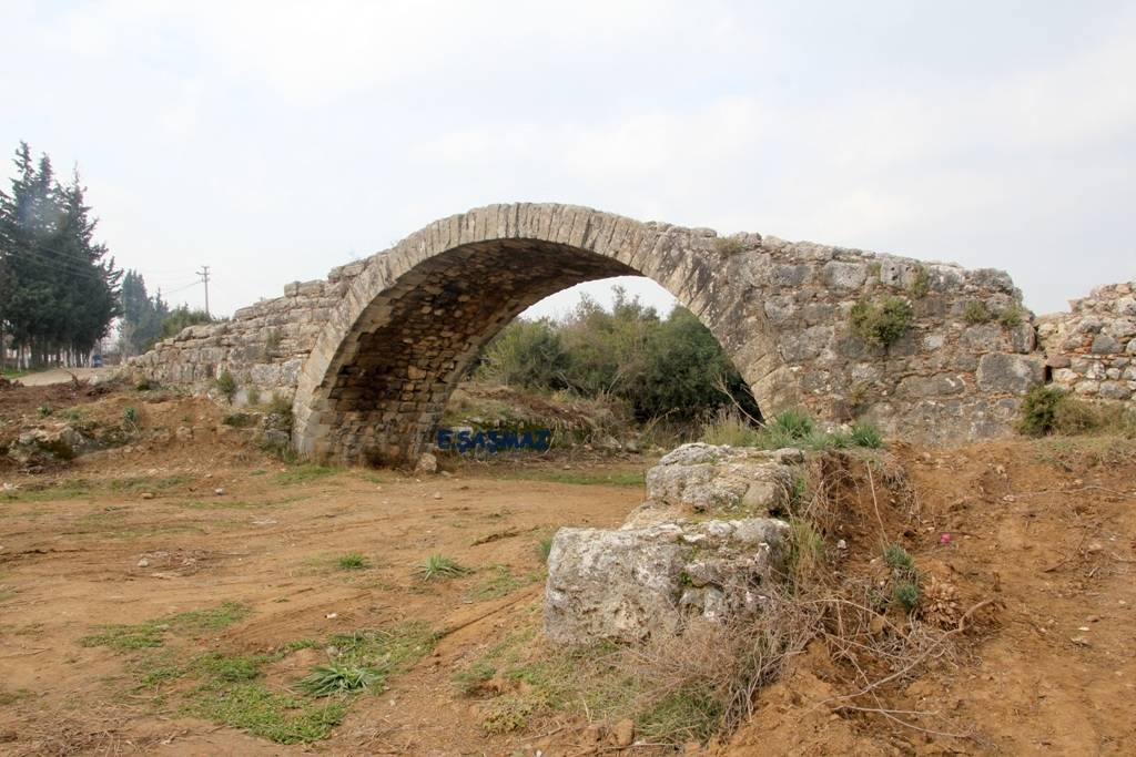 Taş Köprü Menderes