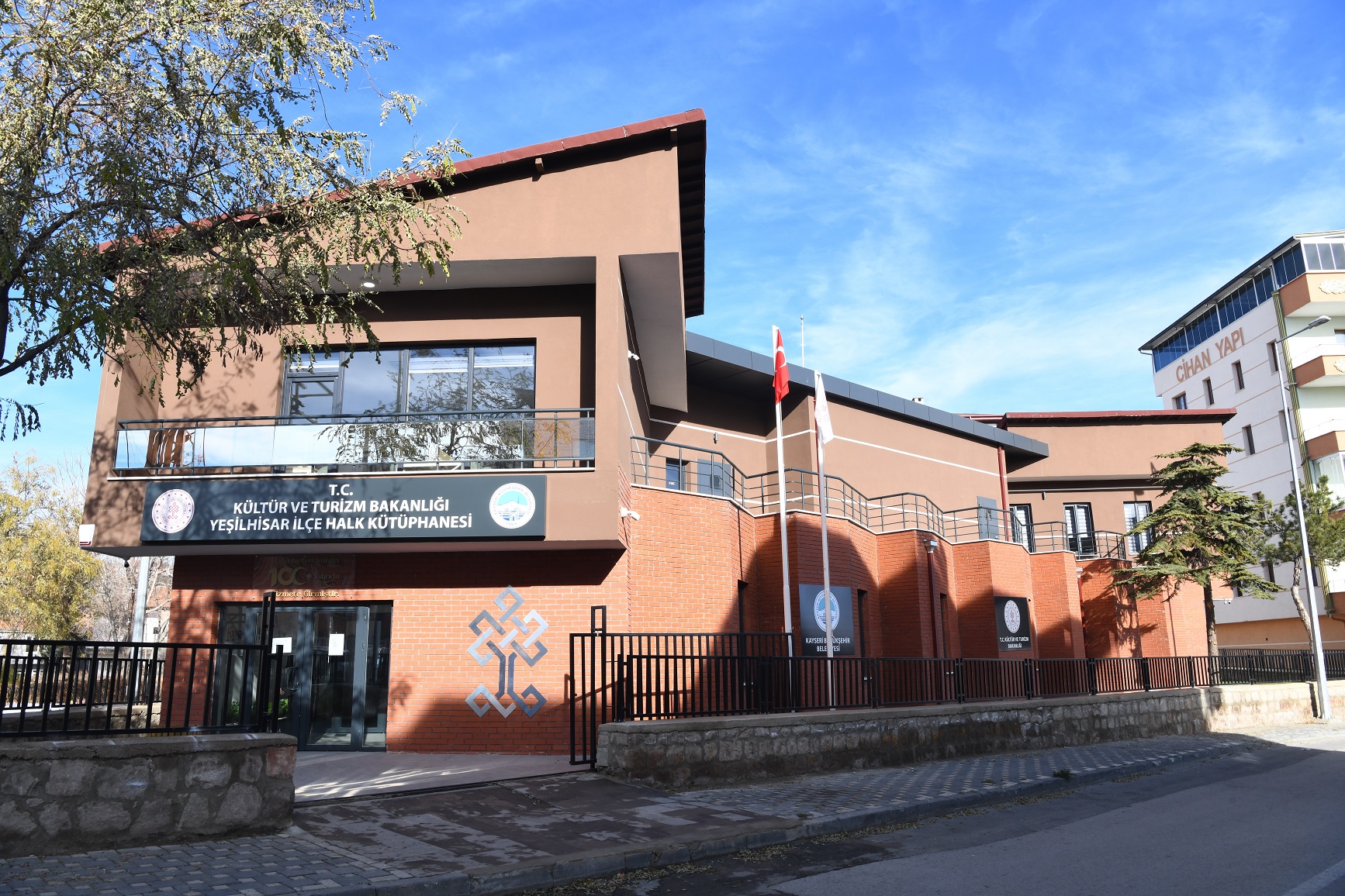 Yeşilhisar İlçe Halk Kütüphanesi