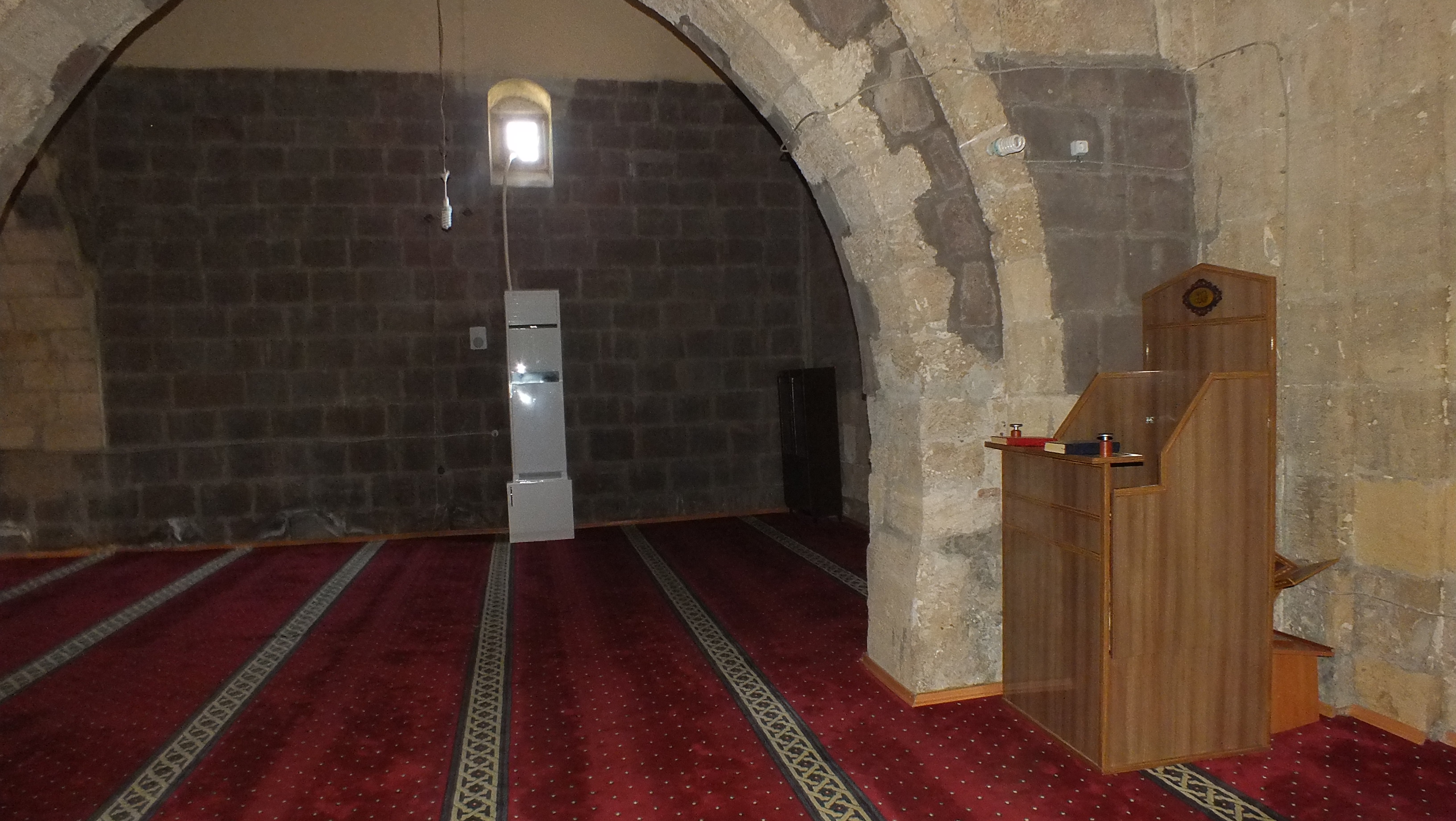 İzzettin Şir Camii ve Medresesi - Gevaş / Van