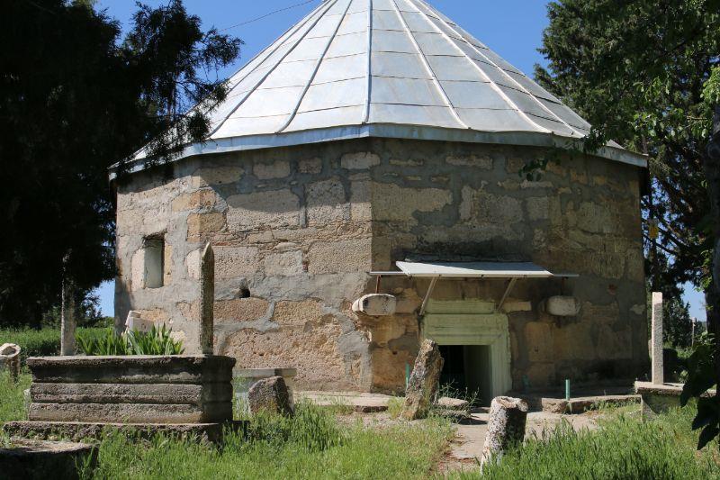 Habib-i Acem Türbesi