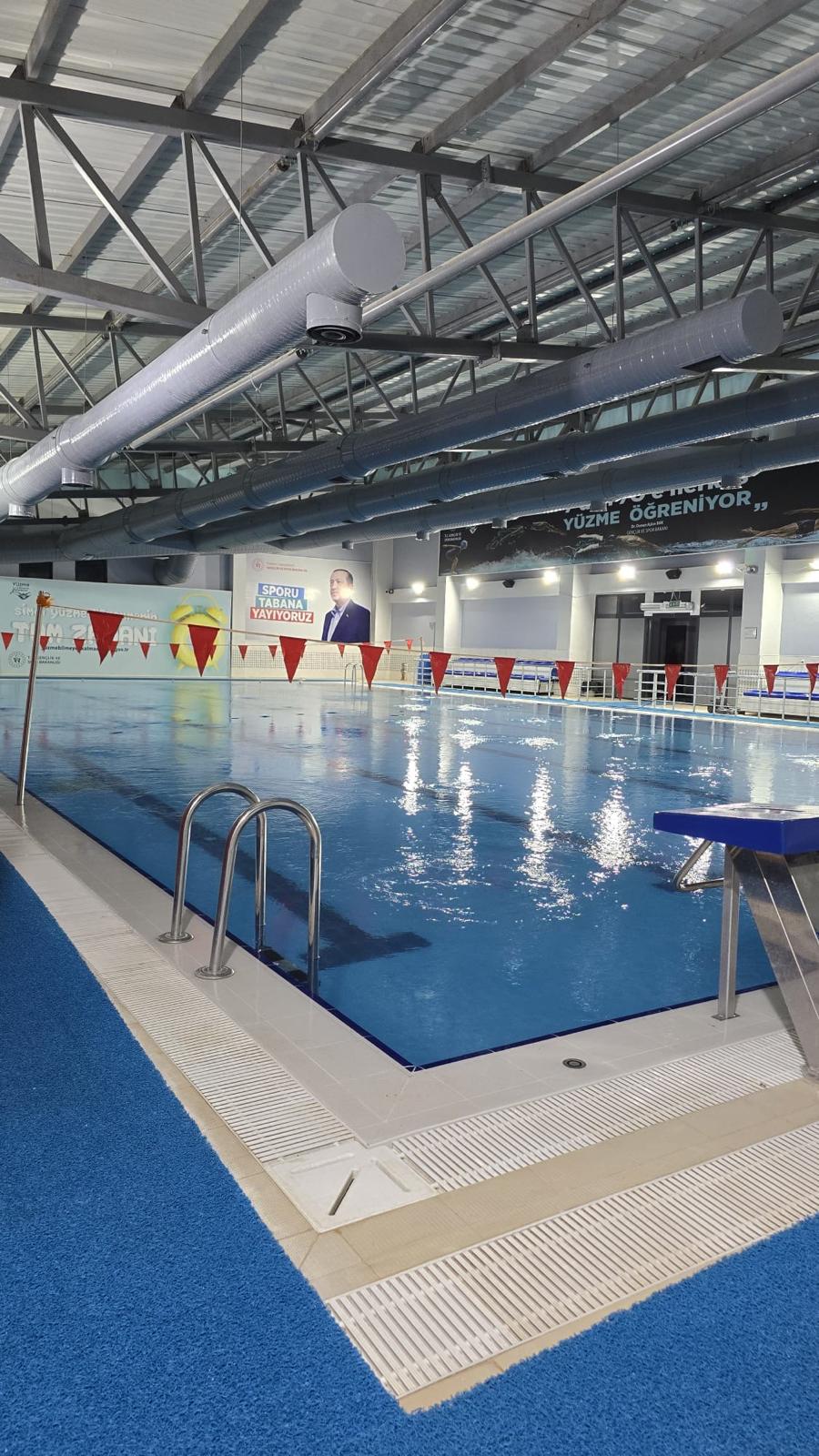 Kızıltepe Gençlik  Merkezi Yüzme Havuzu