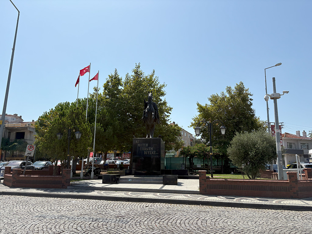 Marmara Ereğlisi Atatürk Anıtı