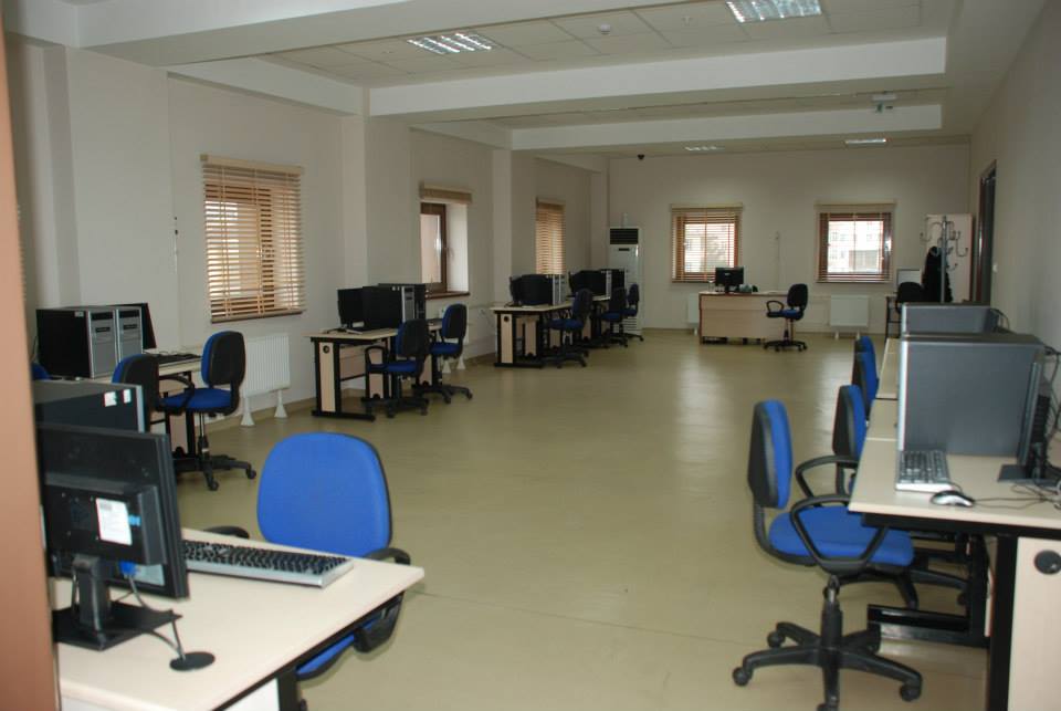 ÇAYCUMA İLÇE HALK KÜTÜPHANESI