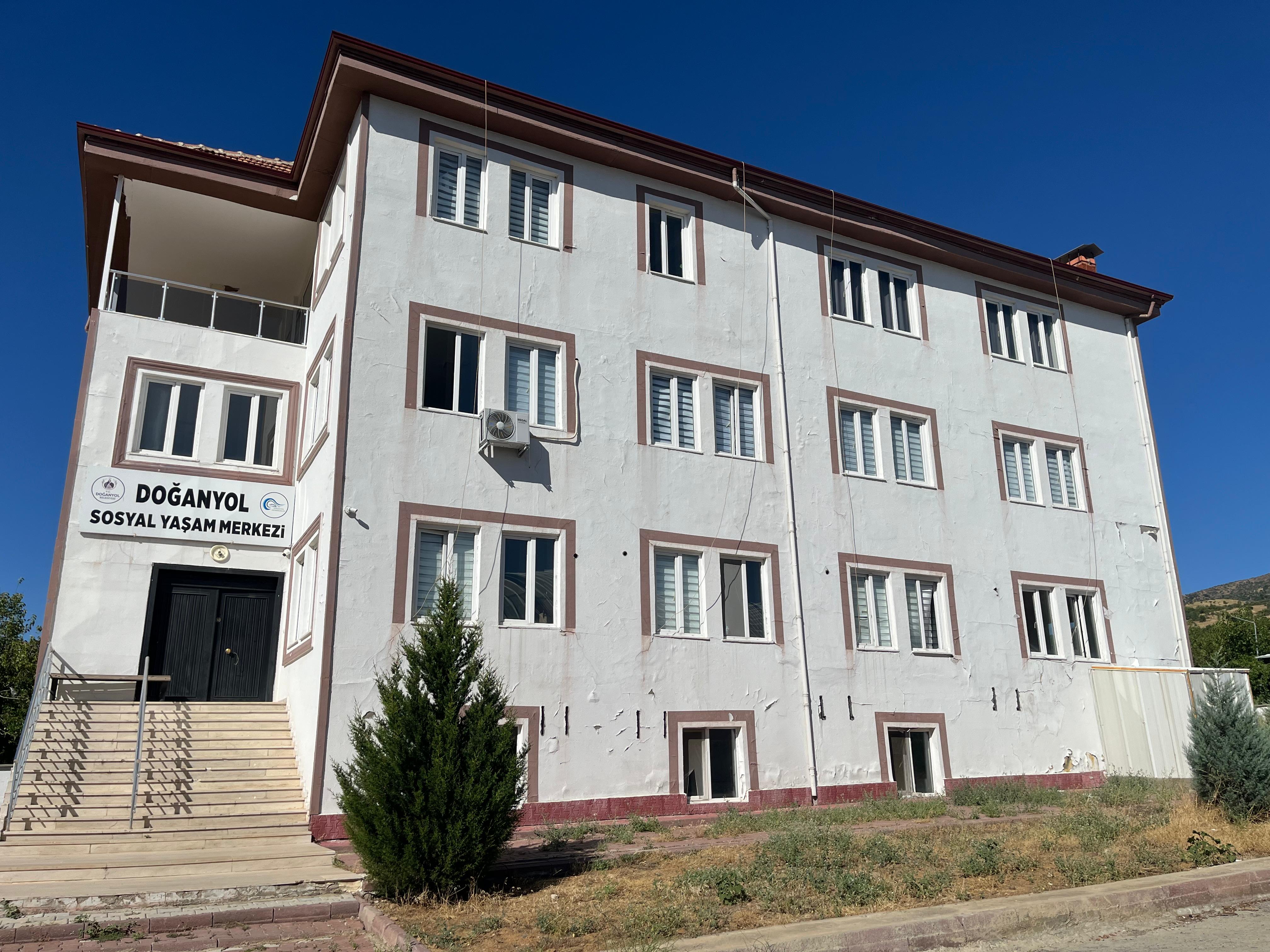 Doğanyol İlçe Yaşam Merkezi ve Kütüphanesi