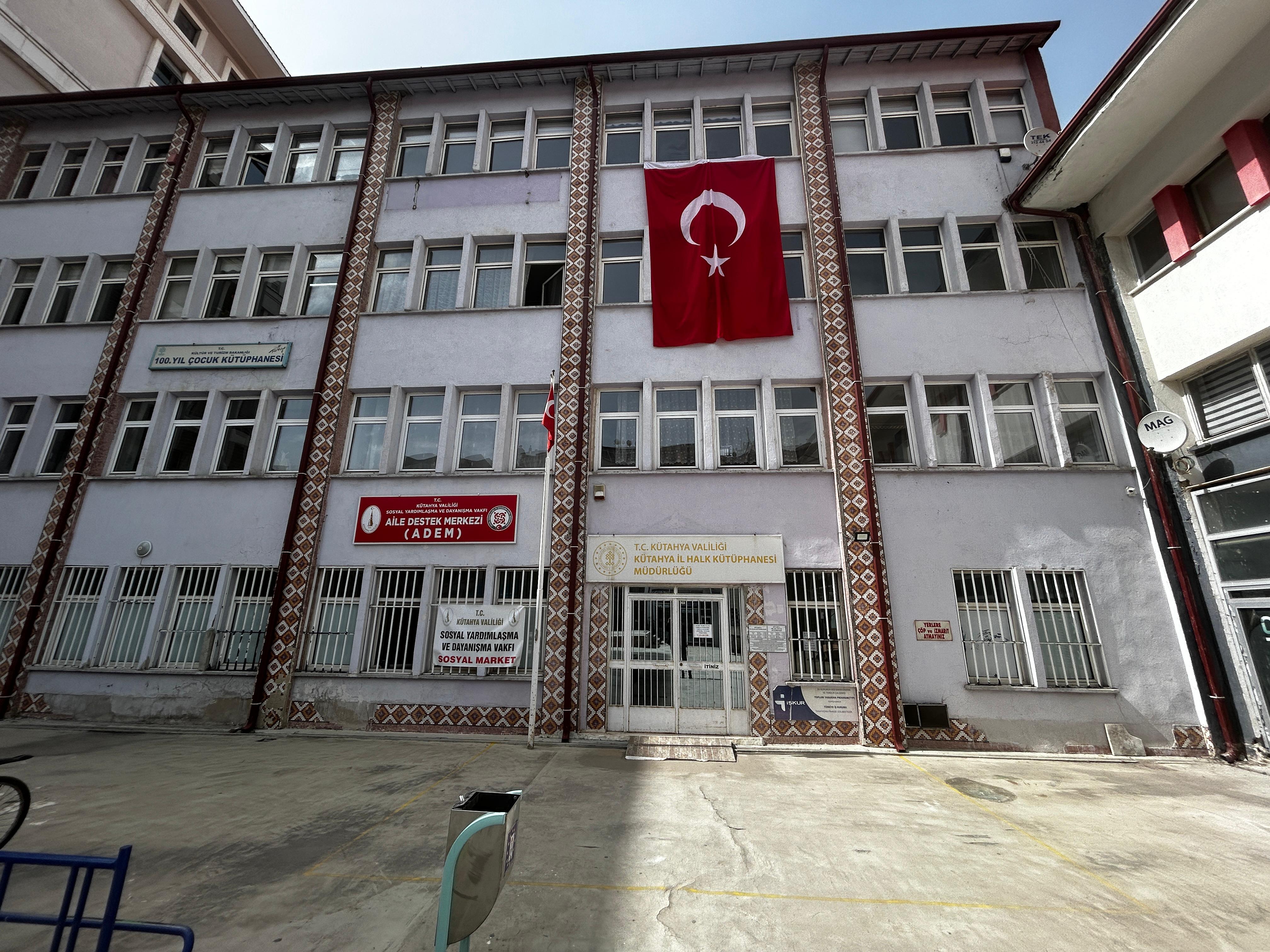 Kütahya İl Halk Kütüphanesi