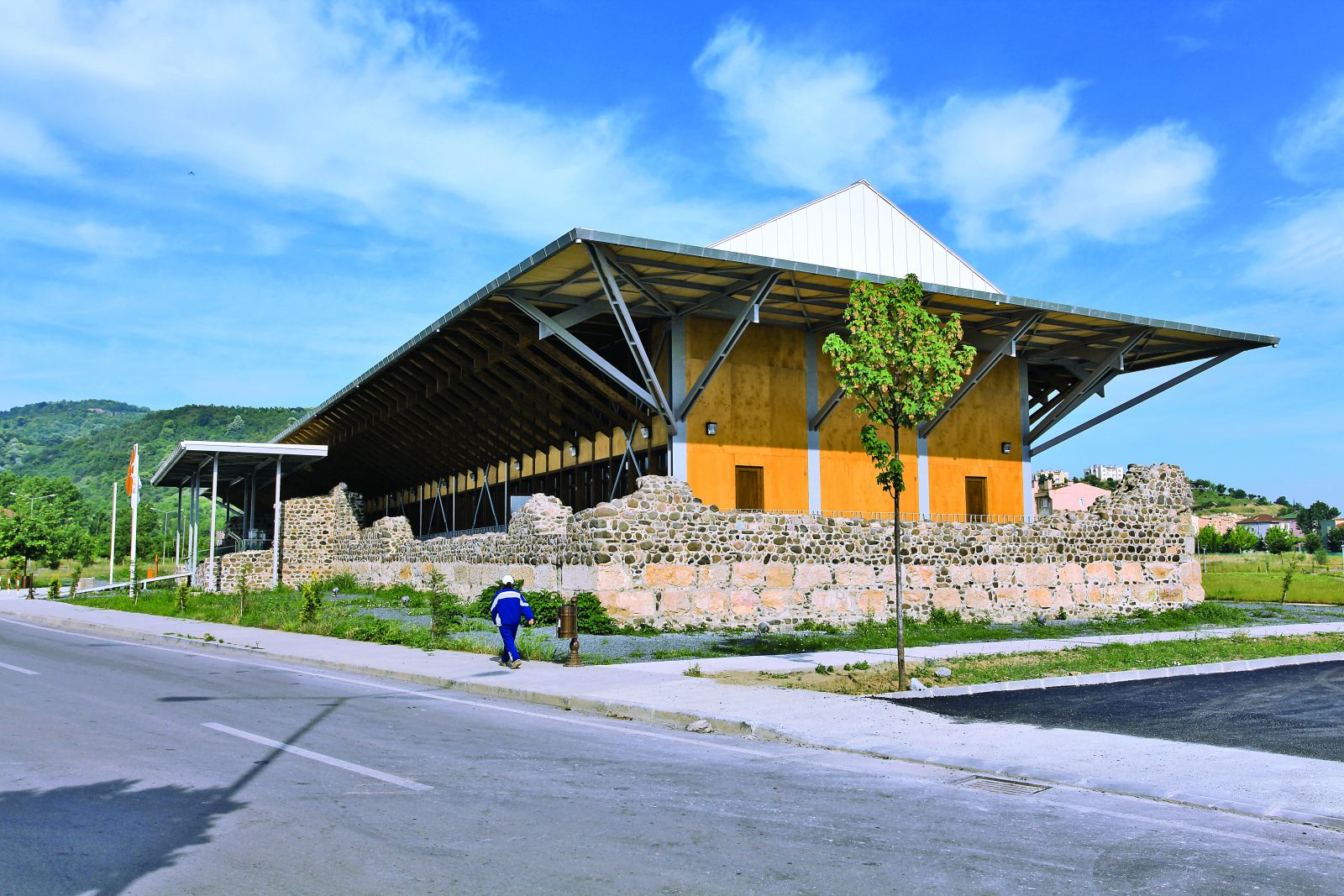 Gölcük Kazıklı Kervansarayı