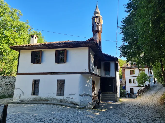 Lütfiye /Kaçak CAMİİ