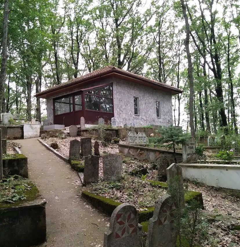 ŞEYH ŞERAFEDDİN TÜRBESİ