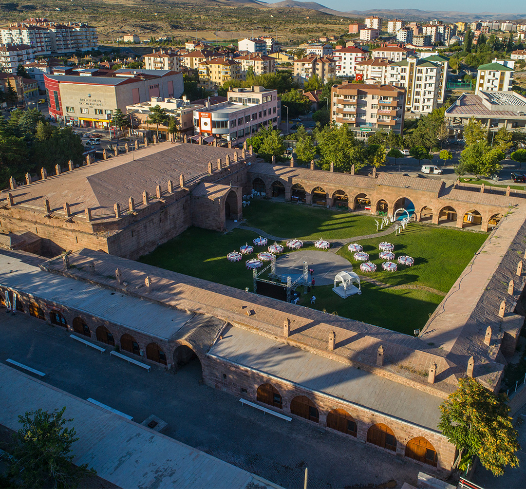 İncesu Karamustafapaşa Kervansarayı ve Camii