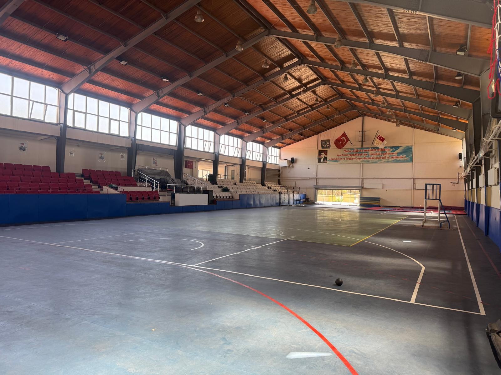 Çine İlçe Yüksel  Yalova Stadyumu ve Kapalı Spor Salonu