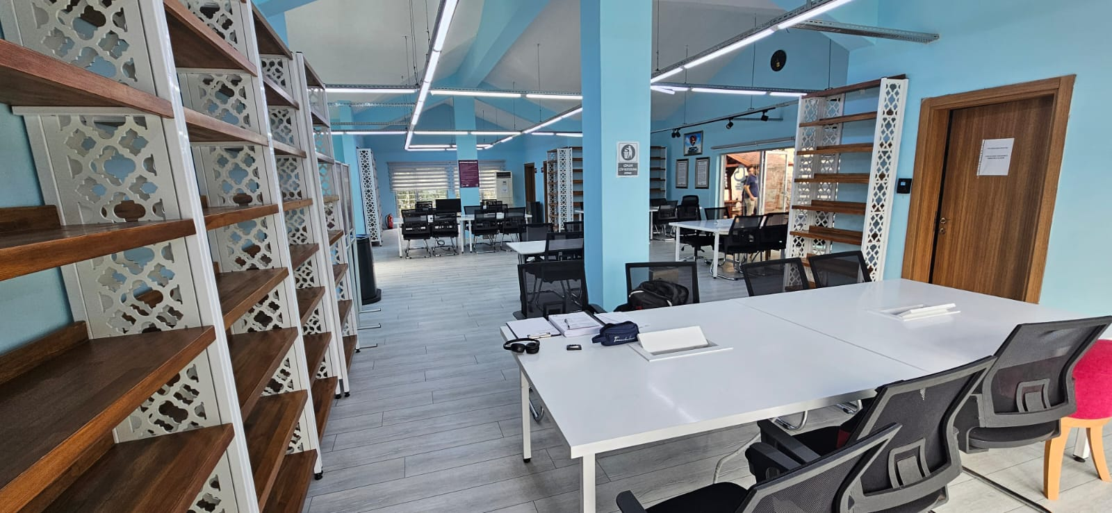 Ece Sıla Ünsal Kütüphanesi