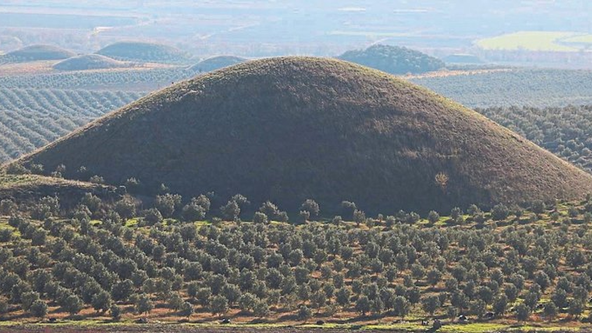 Bin Tepeler (Kral Mezarları)