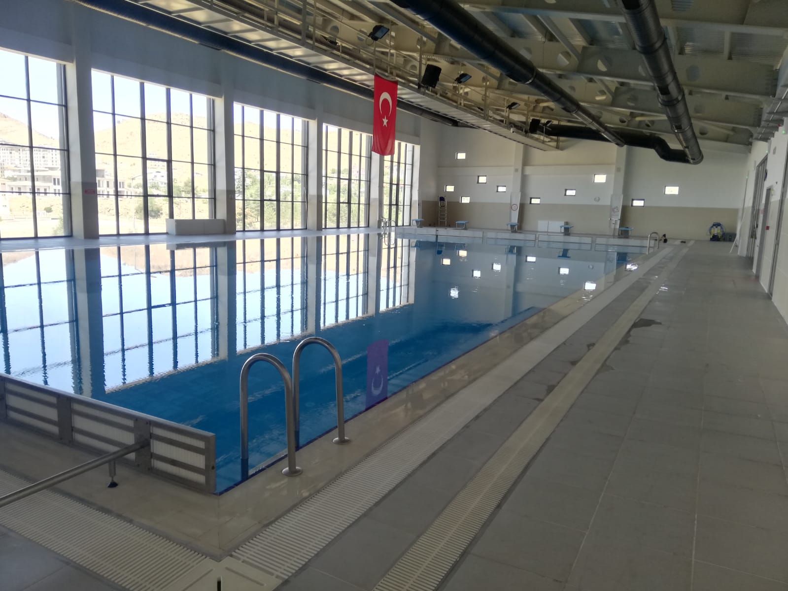 Arapgir Kapalı Yüzme Havuzu
