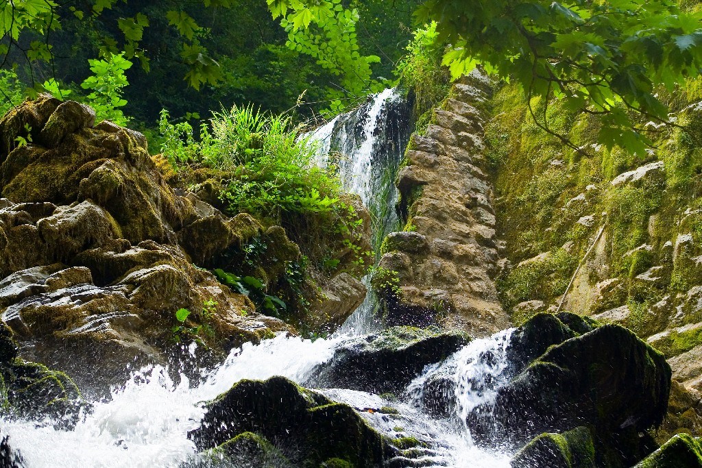 Maden Deresi ve Şelalesi