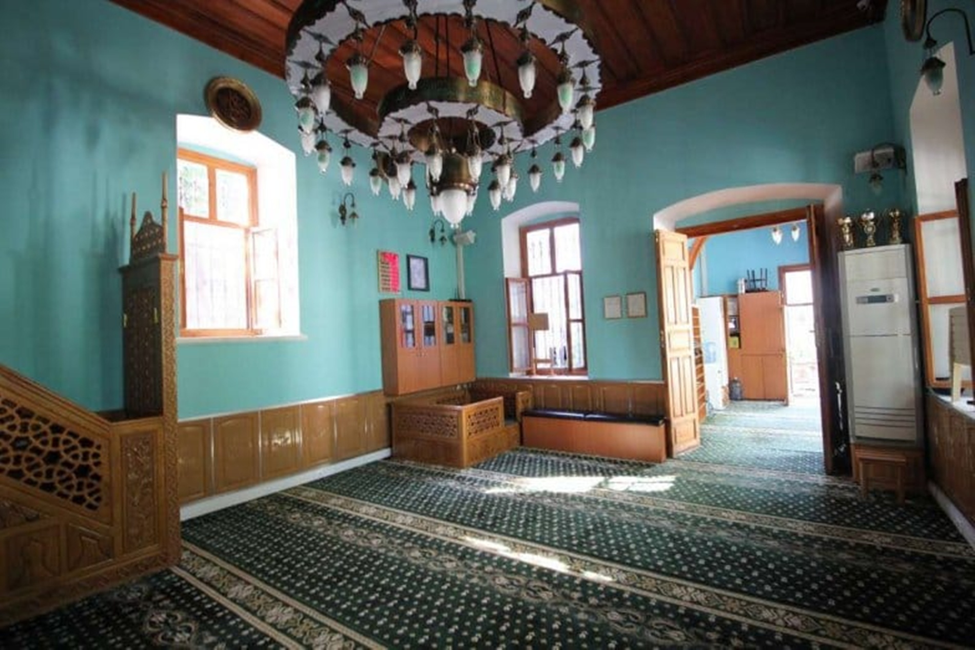 Seyyid Kutbiddin Cami ve Türbesi