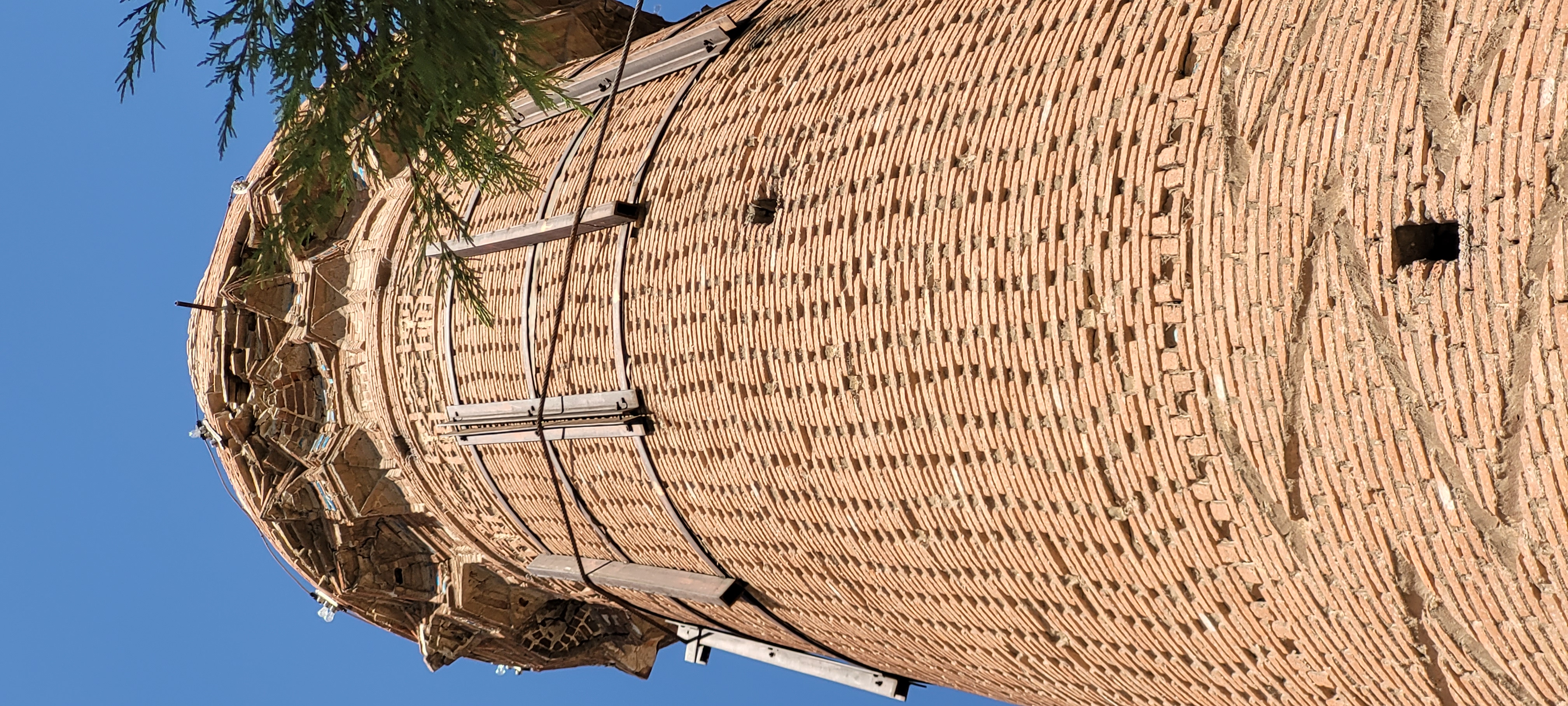 Eğri Minare (Kızıl Minare) Camii