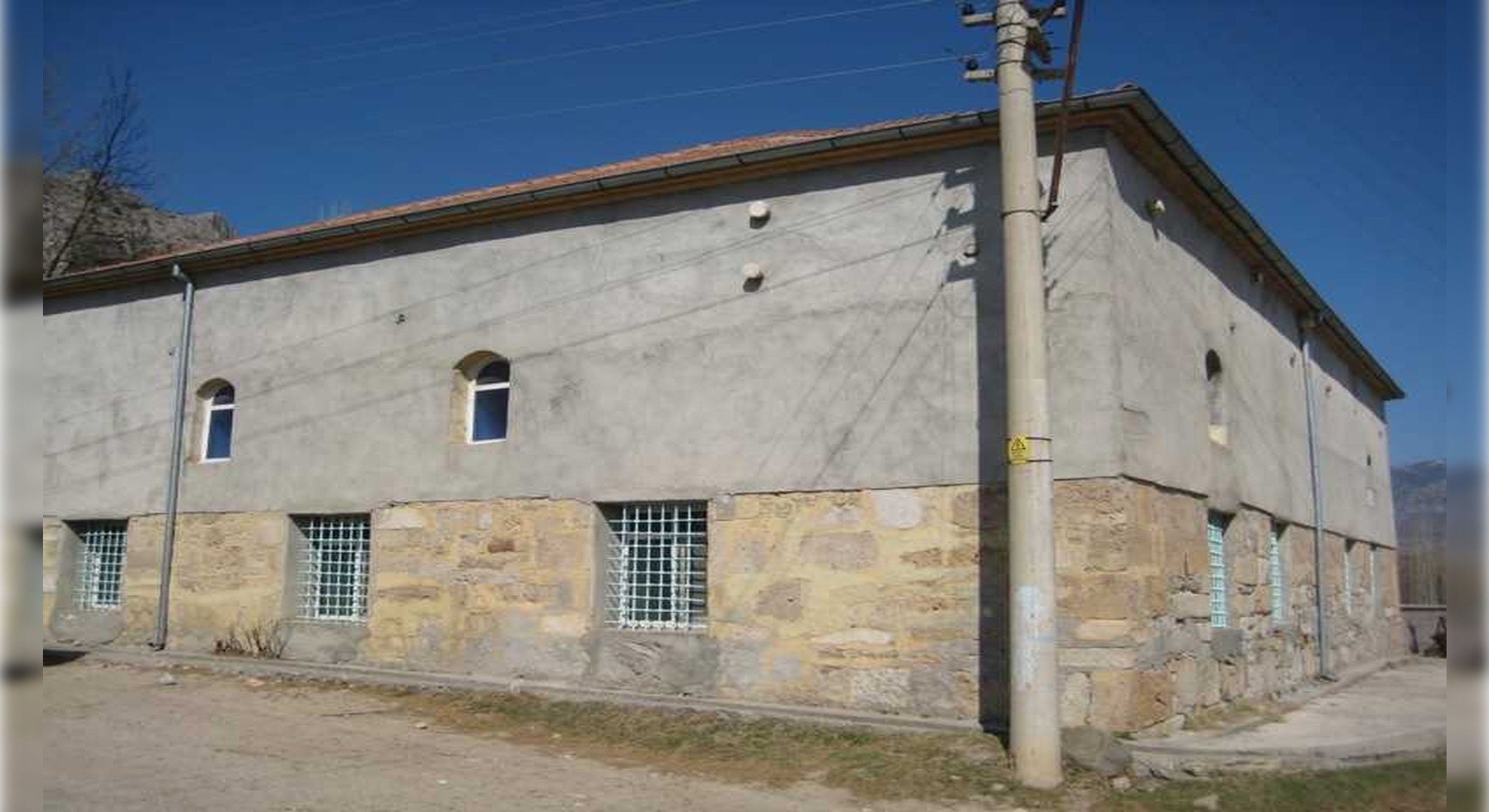 Işıklı Aşağı Cami Türbesi