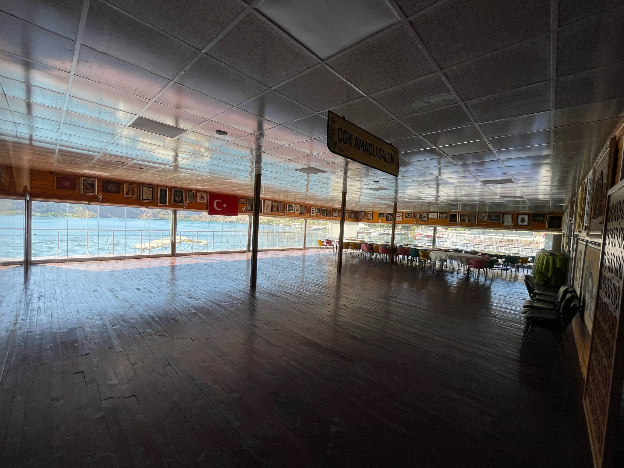 Halfeti Kaymakamlığı Yüzer Sergi Salonu