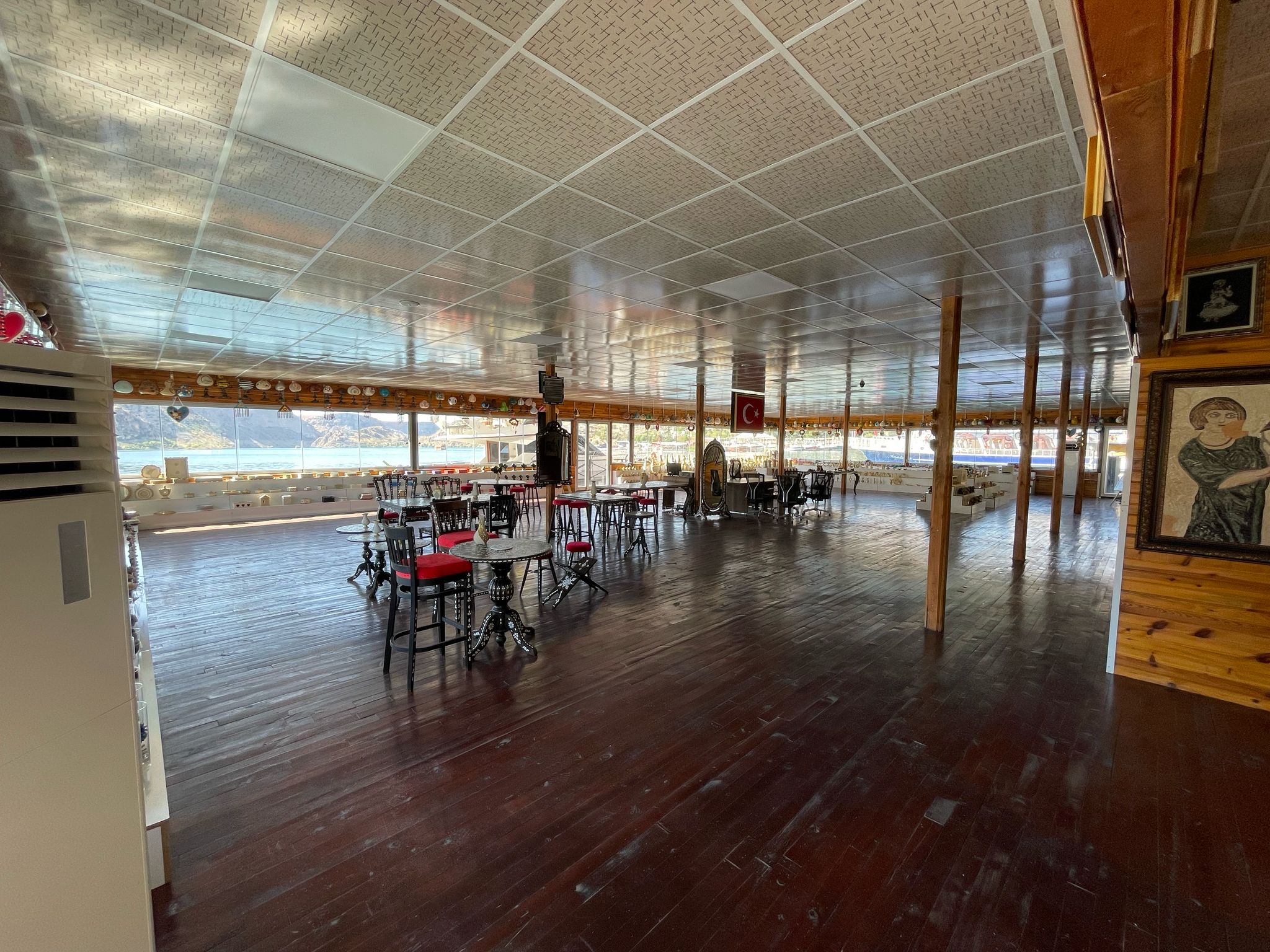 Halfeti Kaymakamlığı Yüzer Sergi Salonu