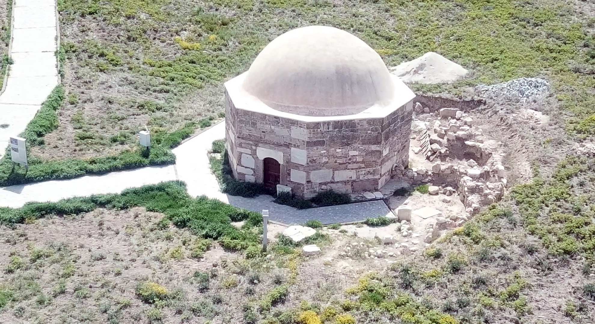 Beyce Sultan Türbesi