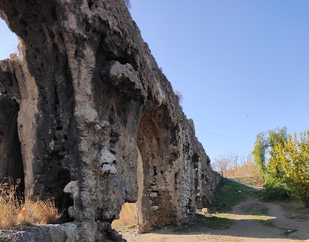 Kızılçullu Su Kemerleri