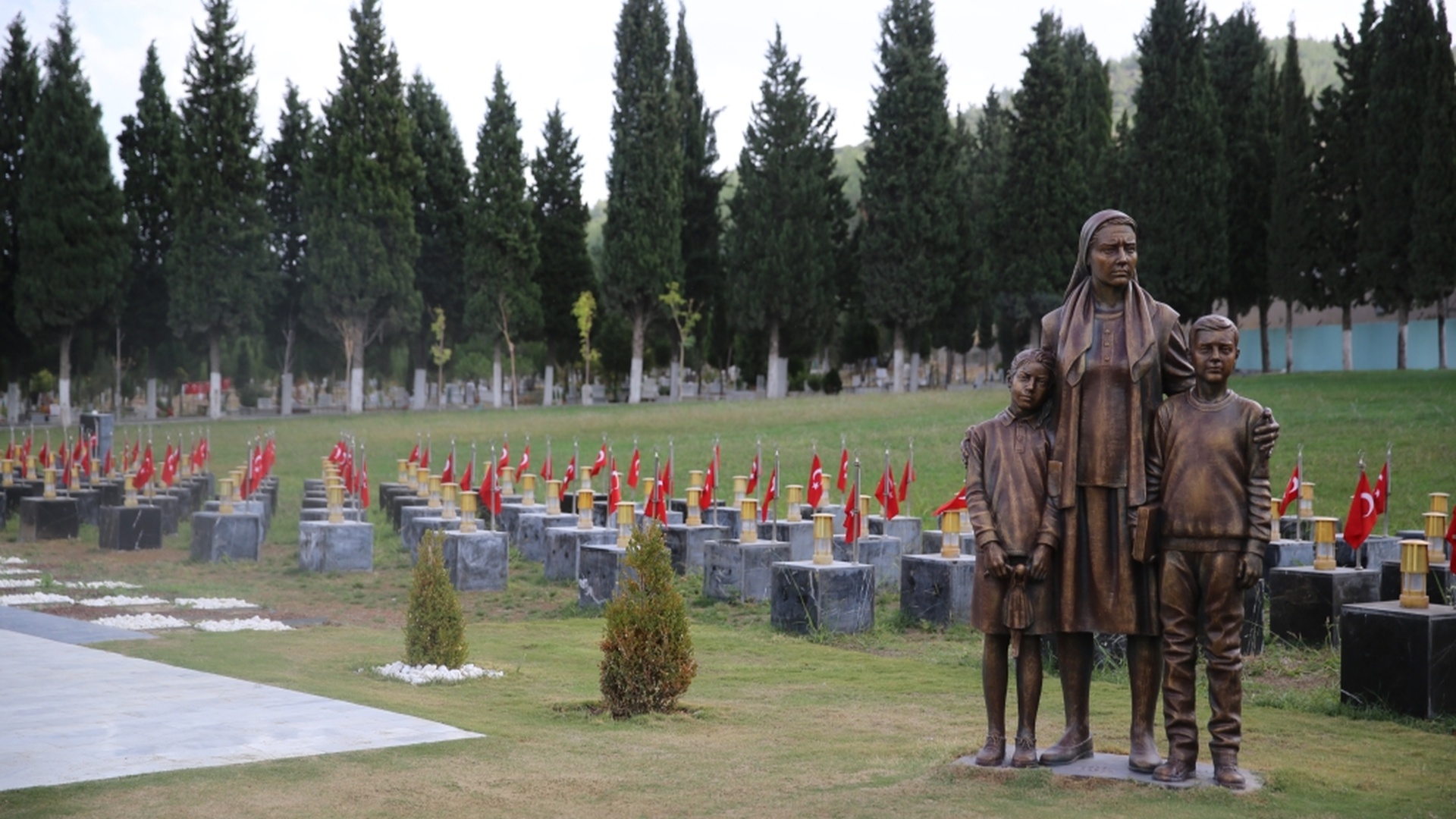 Soma Maden Şehitliği ve Anıtı