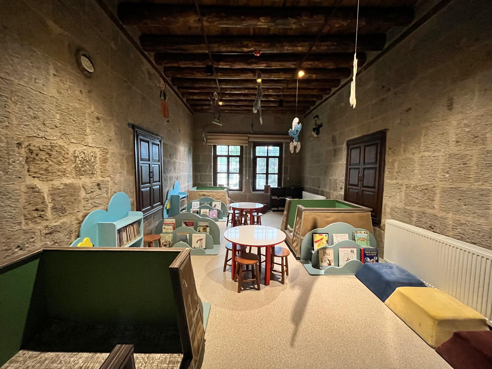 Bebek ve Çocuk Kütüphanesi