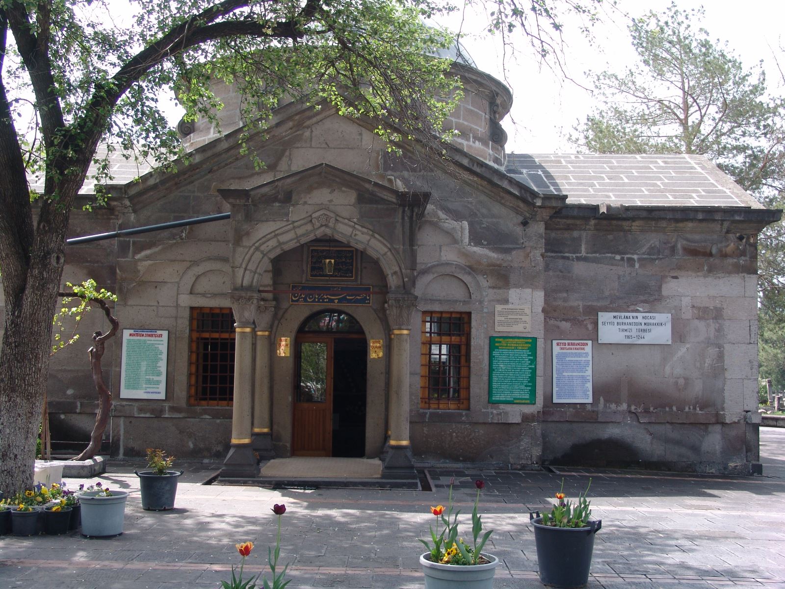 Seyyid Burhaneddin Türbesi