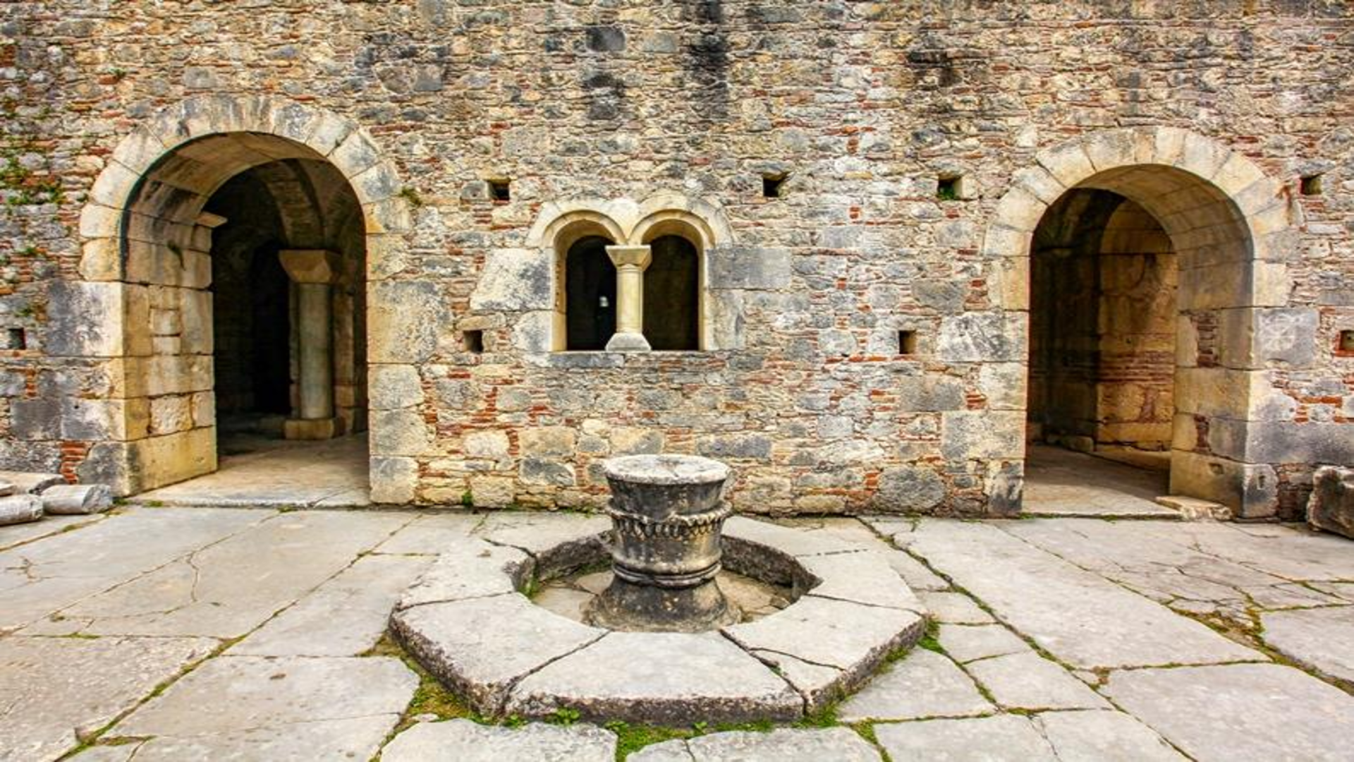 Aziz (St.) Nikolaos Anıt Müzesi