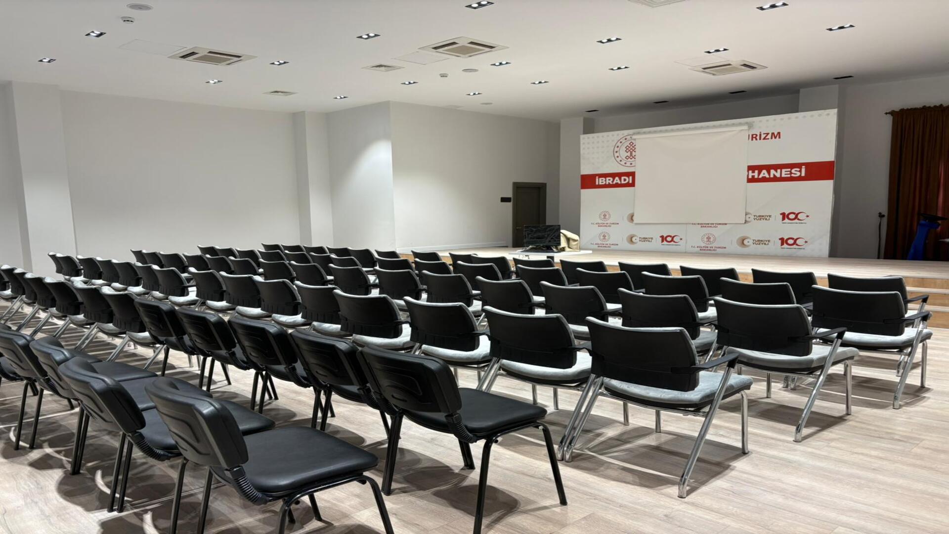 İbradı İlçe Halk Kütüphanesi