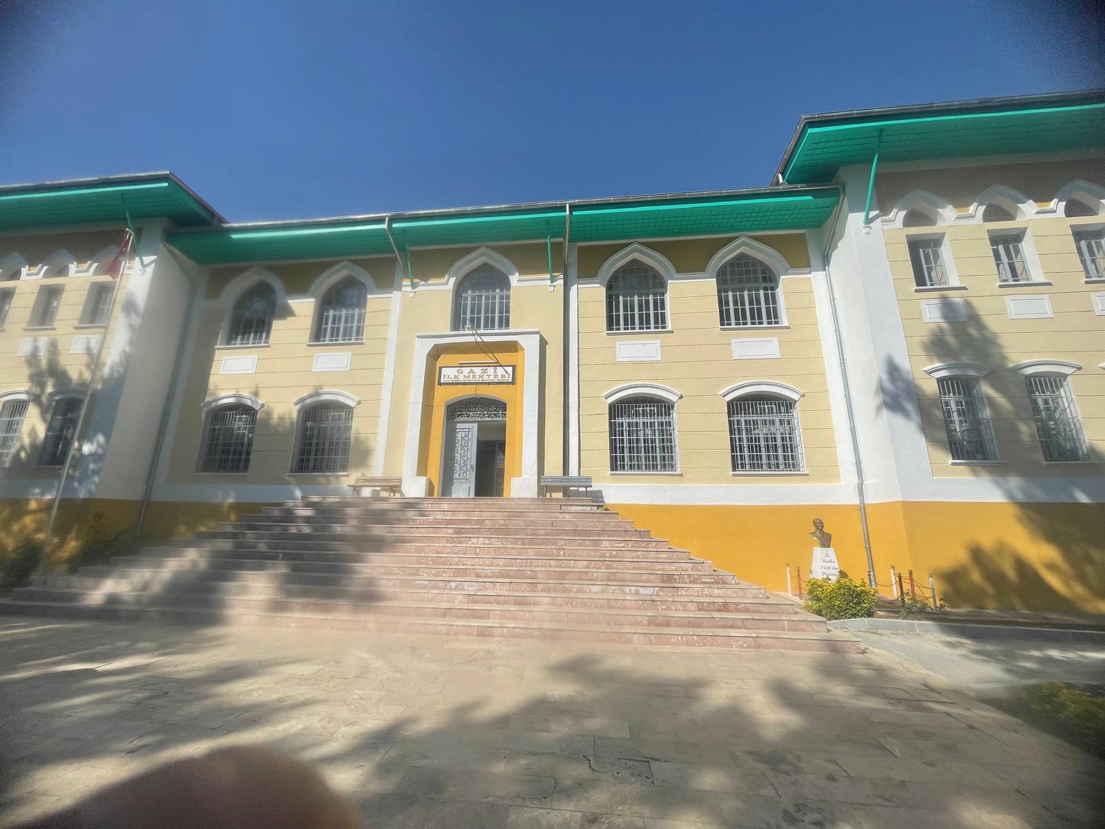 Tavas Gazi İlkokulu