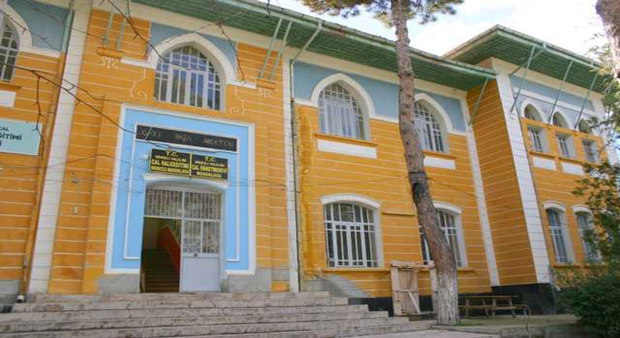 Çal Gazi Paşa Mektebi