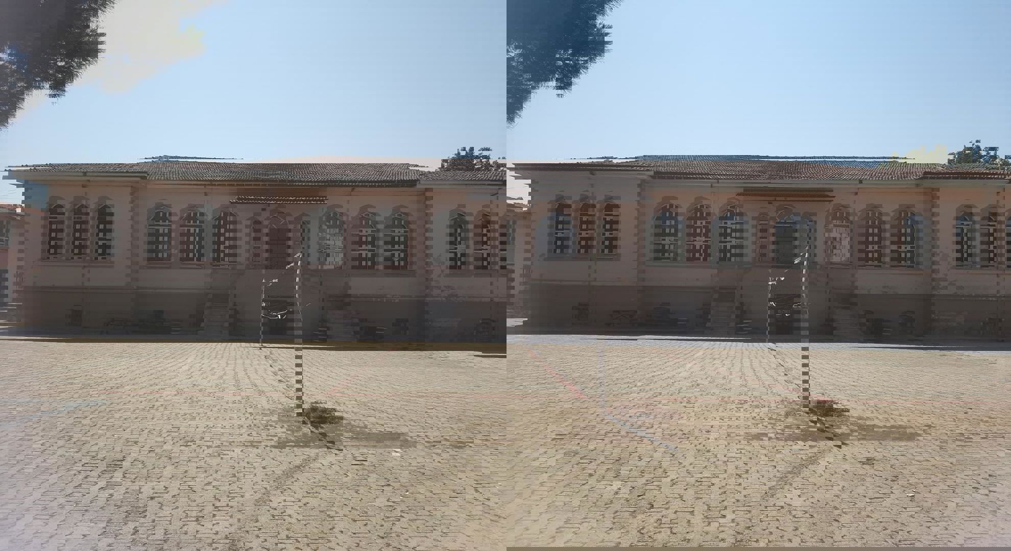 Çivril 30 Ağustos Ortaokulu