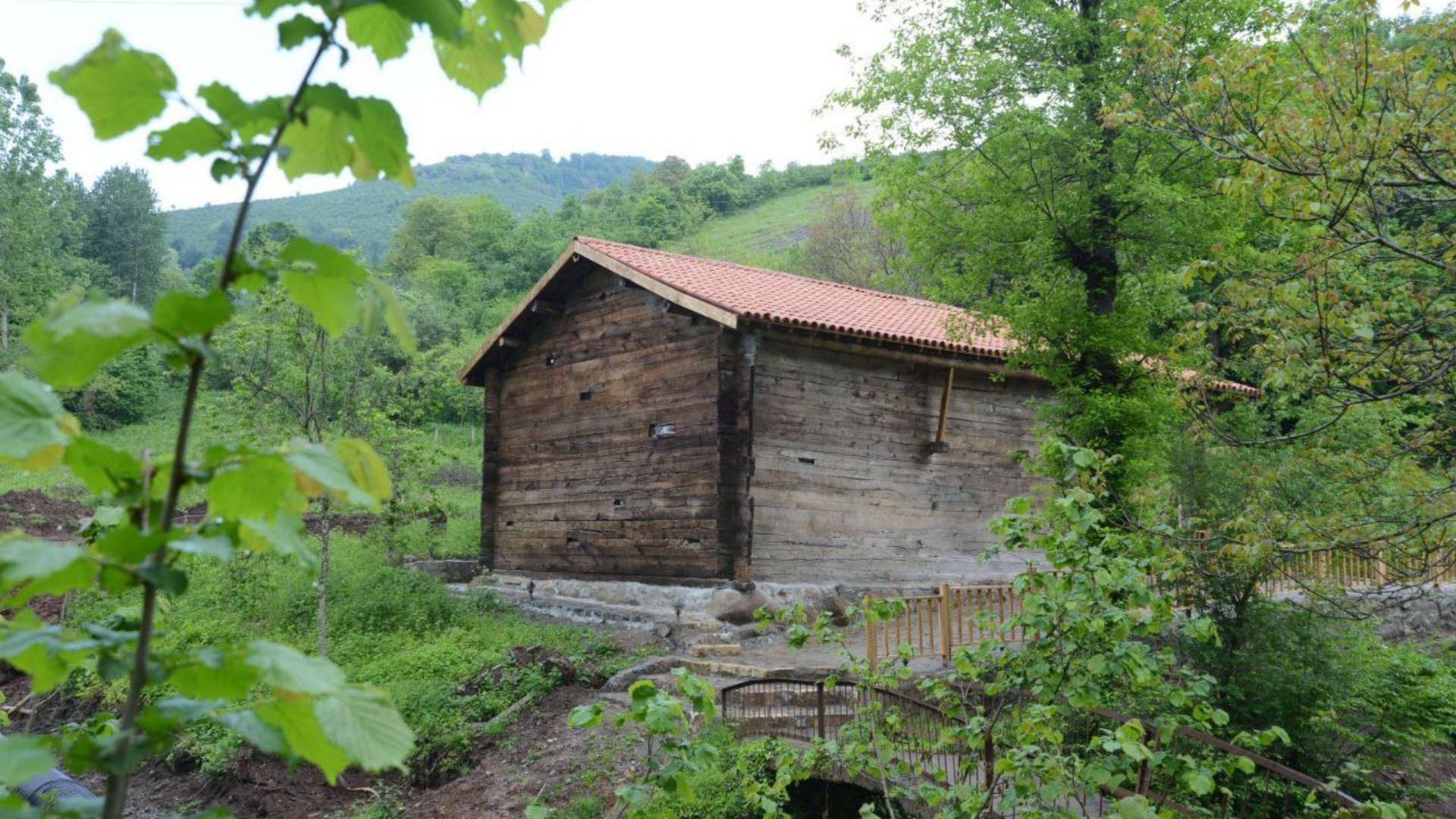 Emirler Dereçayır Mahallesi Cami