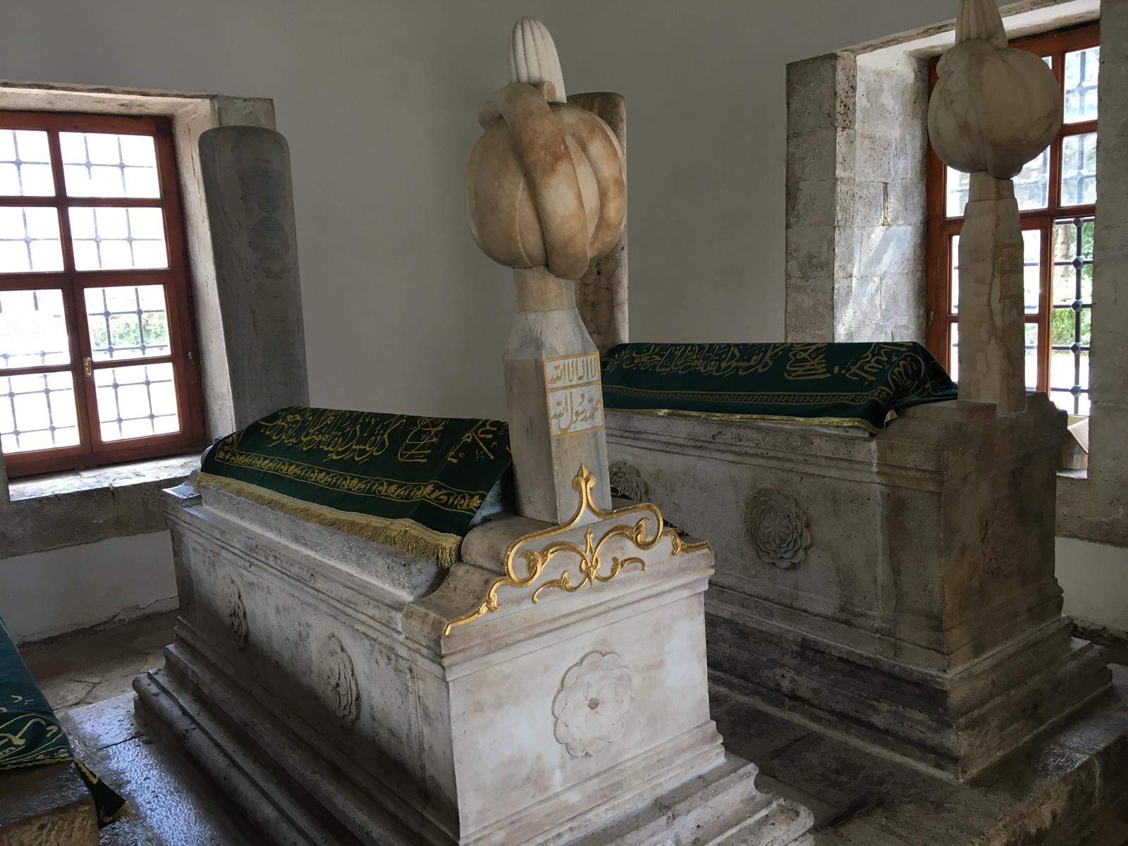 Alipaşa Camii Ve Türbesi