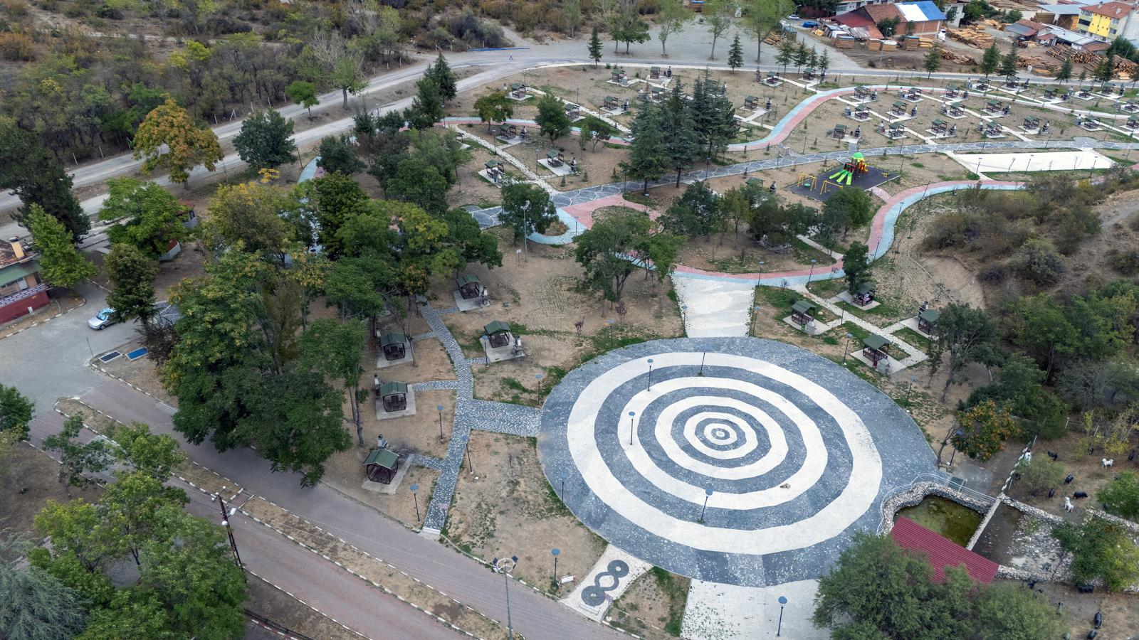 ÜÇ OLUKLAR MESİRE ALANI