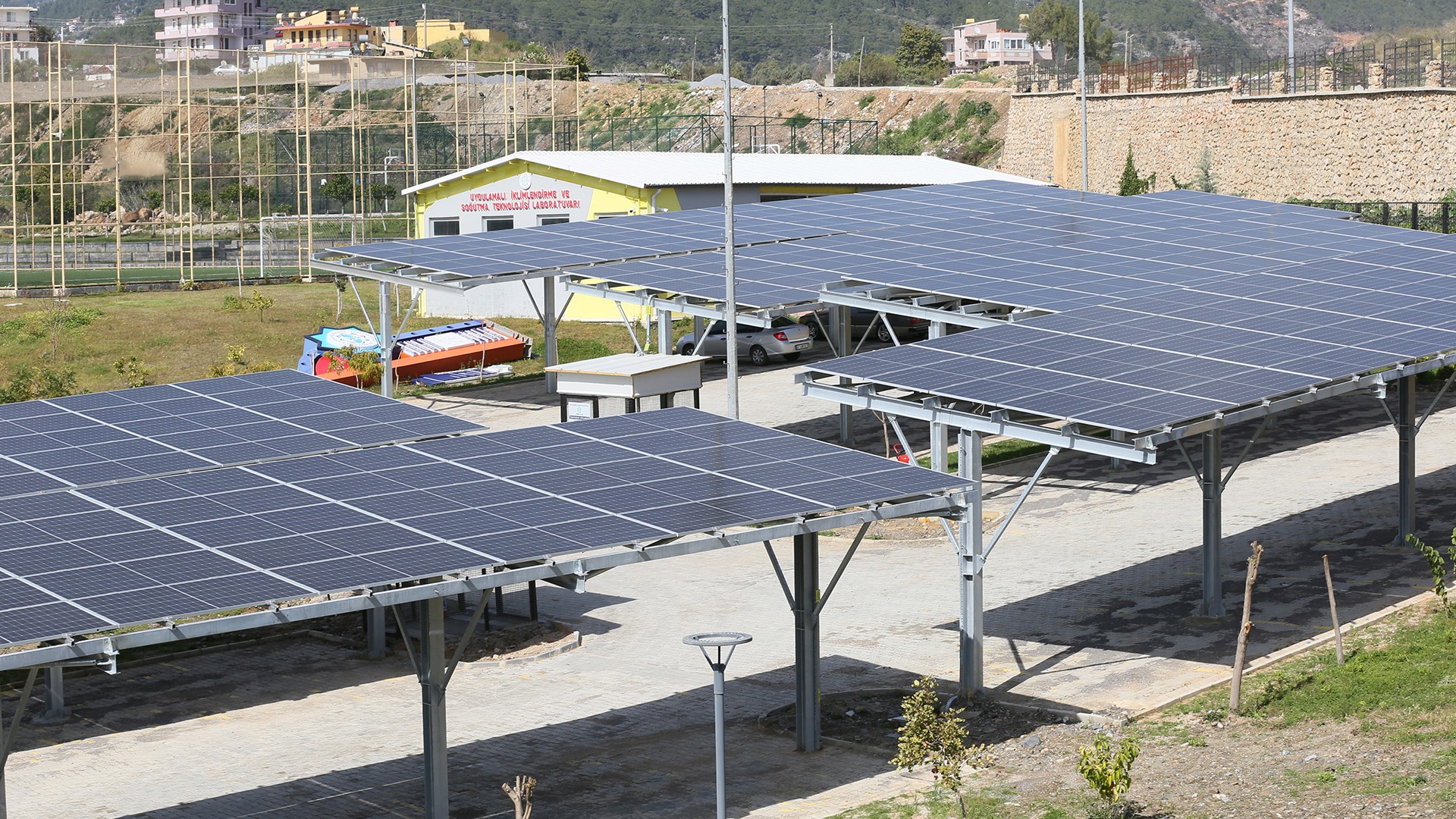 Alanya Alaaddin Keykubat Üniversitesi Güneş Enerji Santrali Tesisi