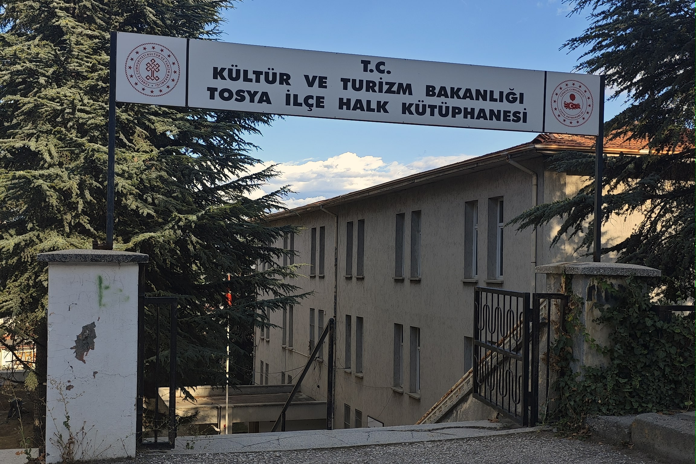 TOSYA İLÇE HALK KÜTÜPHANESİ