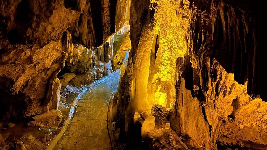 Burdur İnsuyu  Mağarası