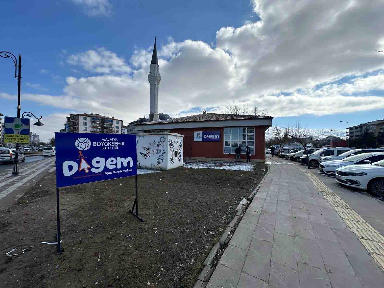 Büyükşehir Belediyesi DİGEM (Dijital Gençlik Merkezi)