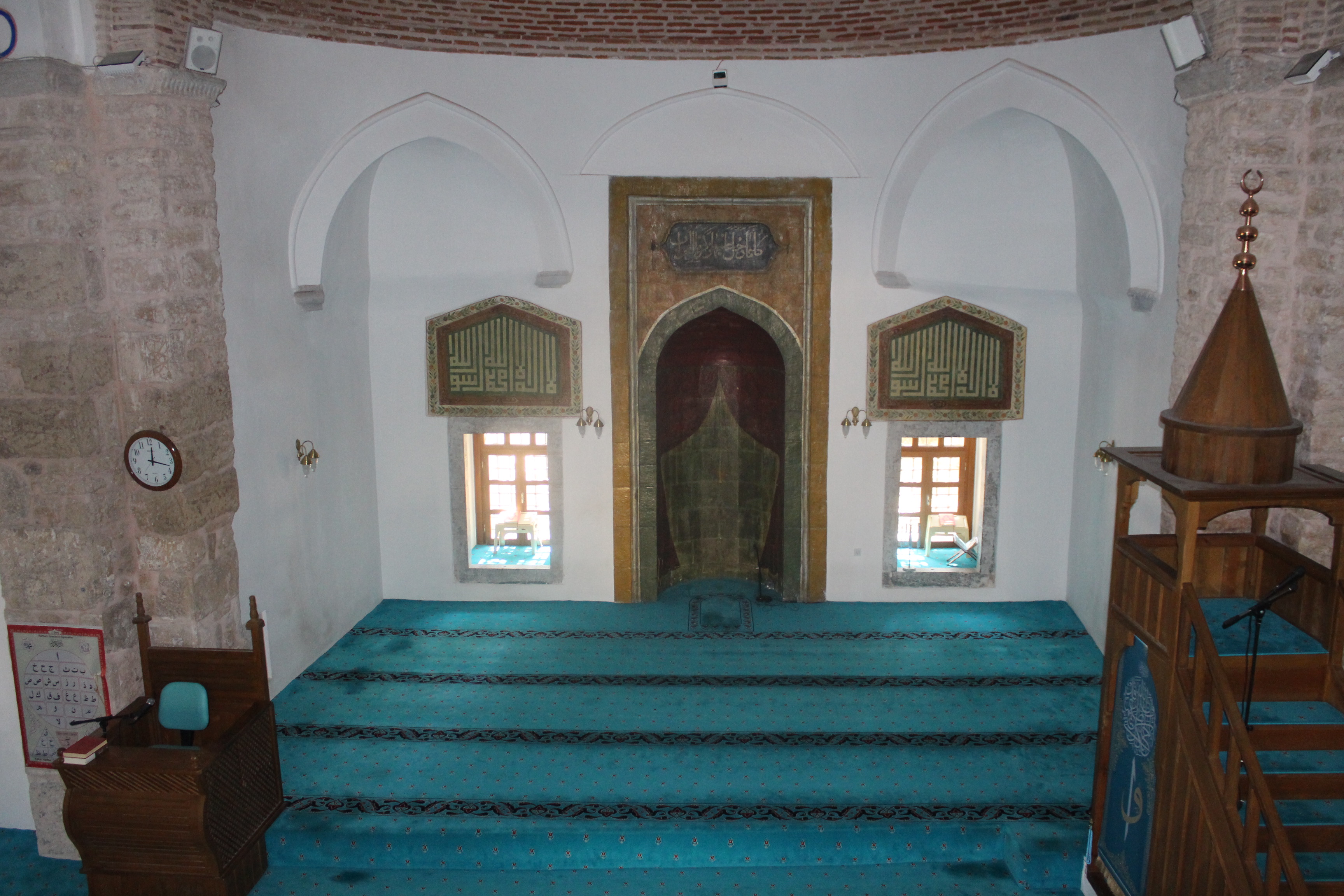 Han Hacı Hüsrev Paşa Camii ve Haziresi