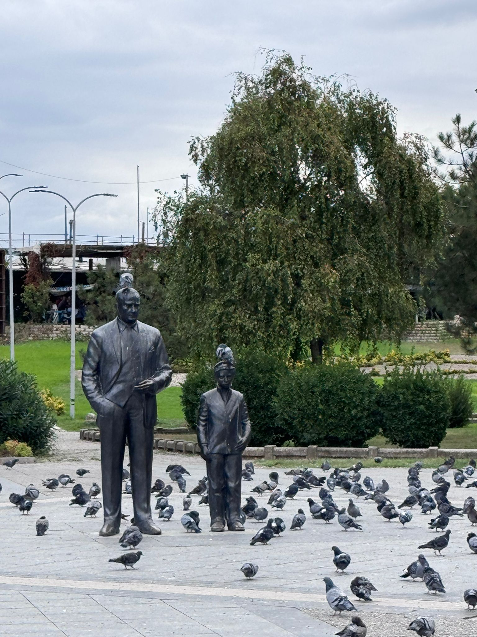 Atatürk Ve Sığırtmaç Mustafa Heykeli